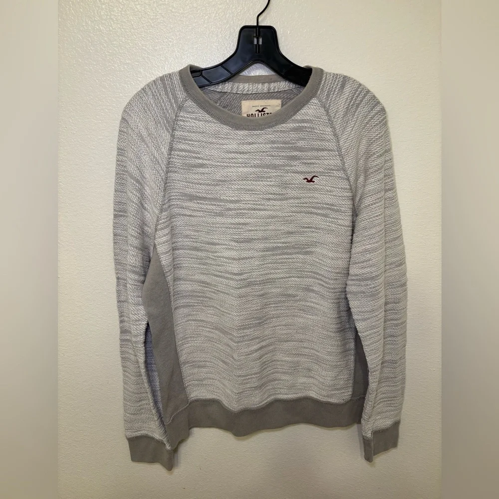 Hollister Light Gray Crewneck Sweater